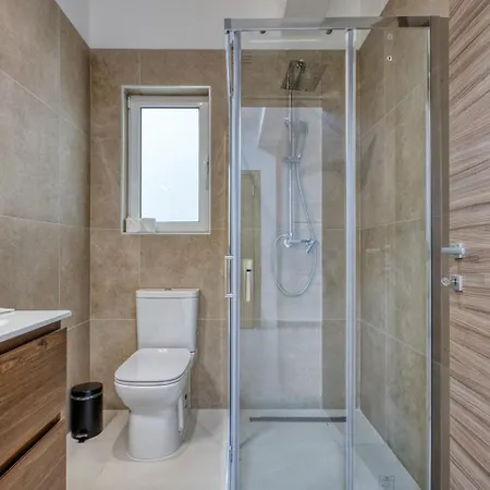 Beautiful 3 Bedroom In With Wifi Apartmán Sliema