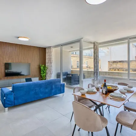 Beautiful 3 Bedroom In With Wifi 公寓