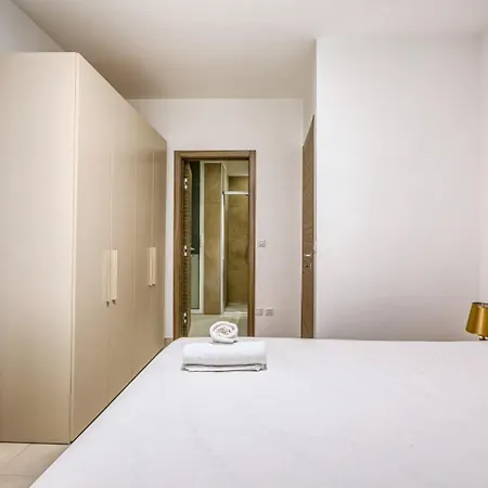 Beautiful 3 Bedroom In With Wifi 公寓