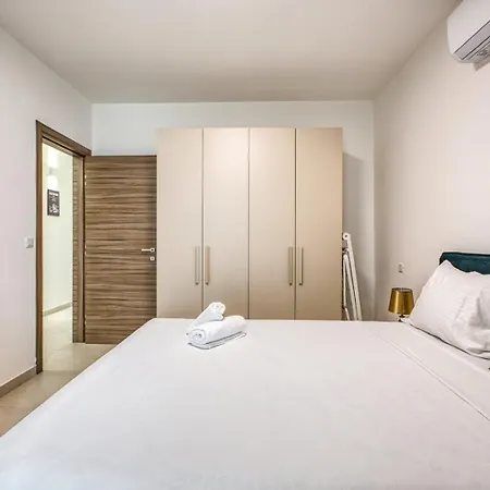 Beautiful 3 Bedroom In With Wifi 公寓 *