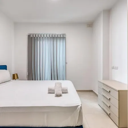 Beautiful 3 Bedroom In With Wifi