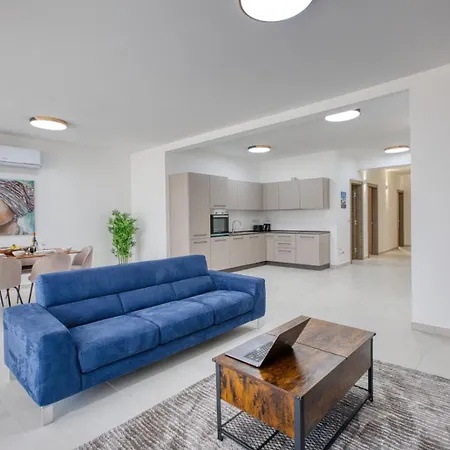 Apartmán Beautiful 3 Bedroom In With Wifi *